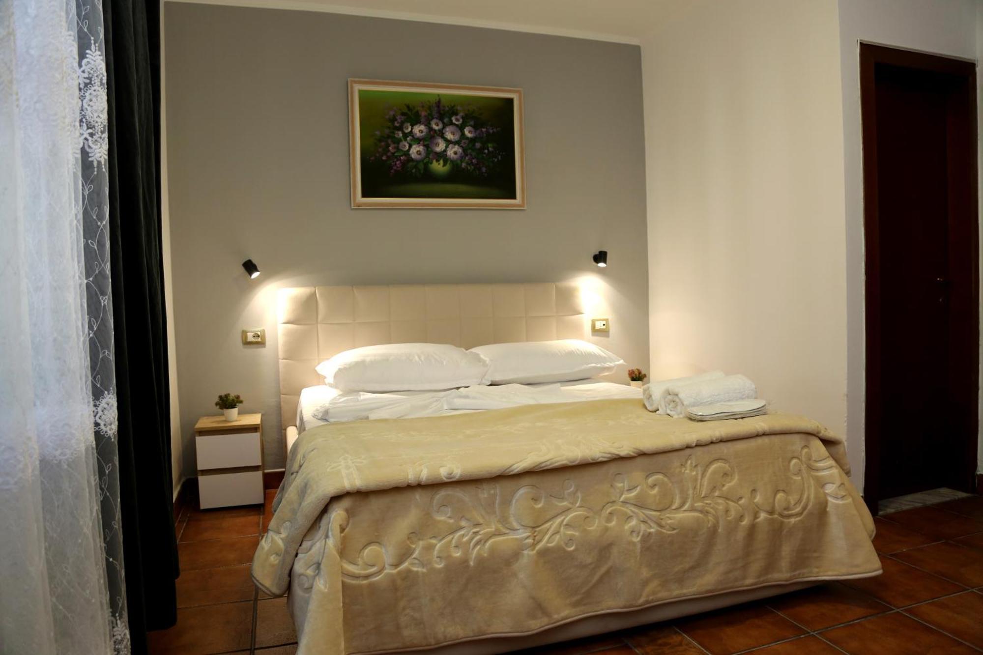 Hotel Millenium Tirana Extérieur photo